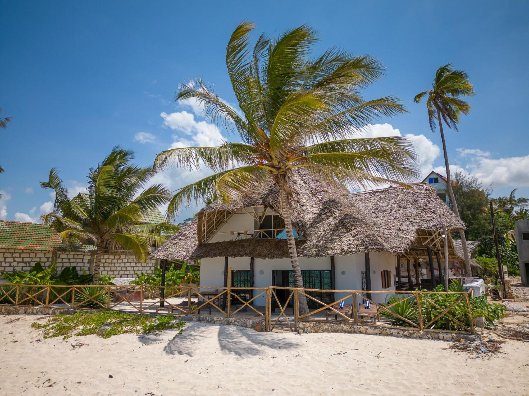 Beachfront Villa Patti Zanzibarhouses Kiwengwa  Eksteriør bilde